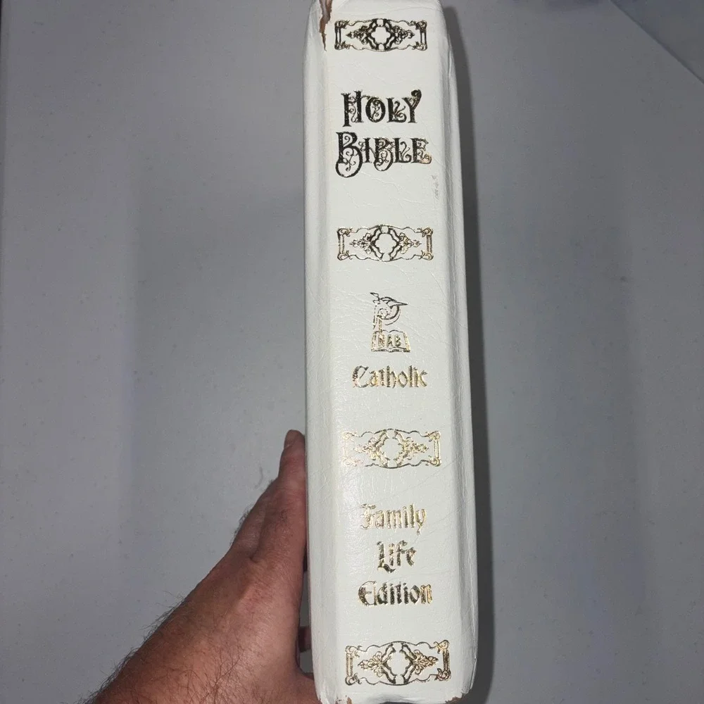 Catholic Holy Bible Family Life Edition NAB White Bonded Leather Gold Gilt